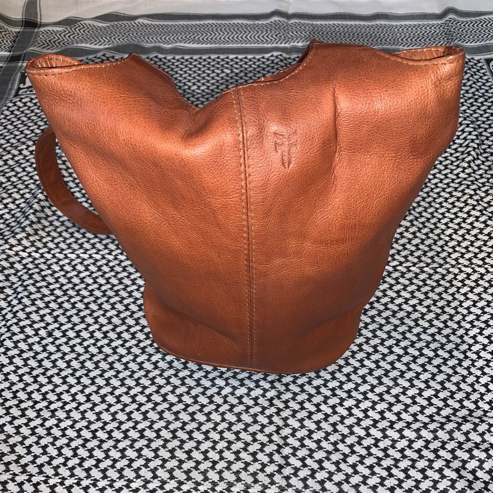 Vintage Frye bucket bag cognac leather